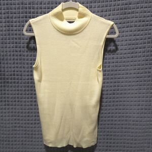 Butter Yellow Sleeveless Mock Turtleneck SzMed Soft Stretch Knit Money Boho Chic